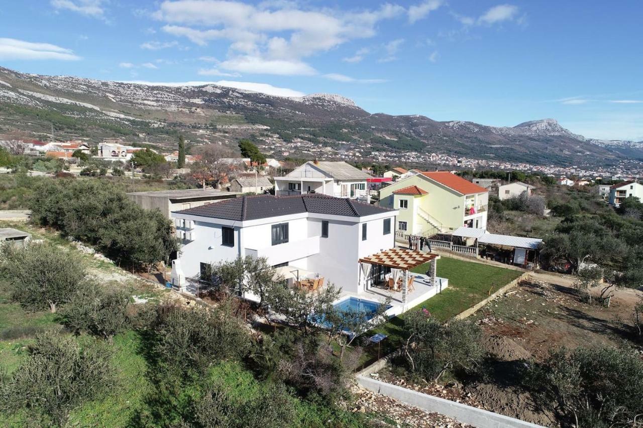 The Globetrotter'S Residence Kastel Novi Exterior photo