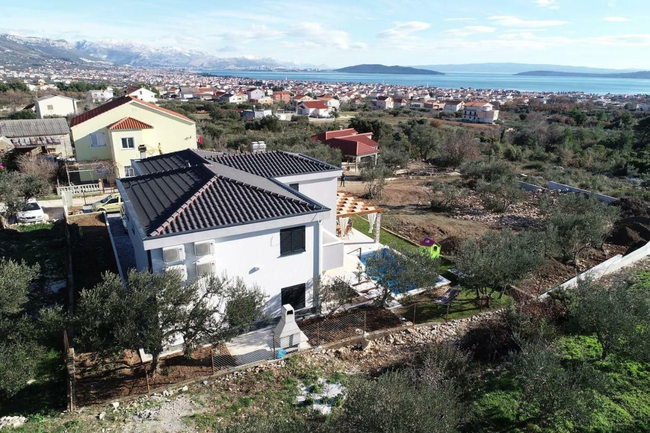 The Globetrotter'S Residence Kastel Novi Exterior photo