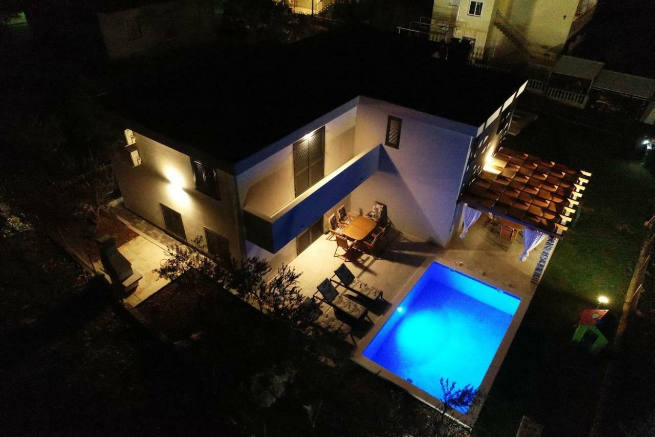 The Globetrotter'S Residence Kastel Novi Exterior photo